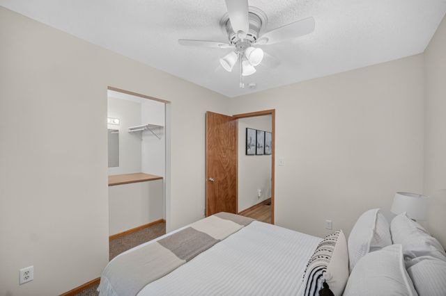 1405 E 37th Street, Des Moines, IA 50317
