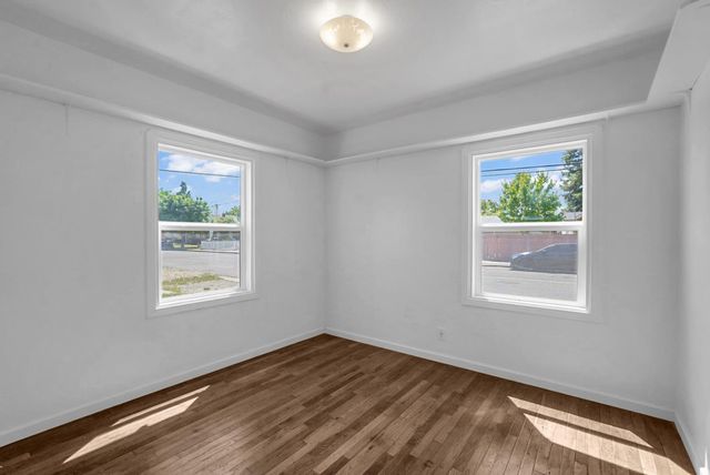594 Park St, Turlock, CA 95380