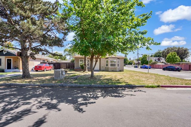 594 Park St, Turlock, CA 95380