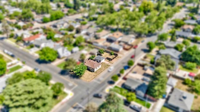 594 Park St, Turlock, CA 95380