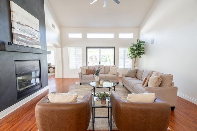 3652 W Tenaya Way, Fresno, CA 93711