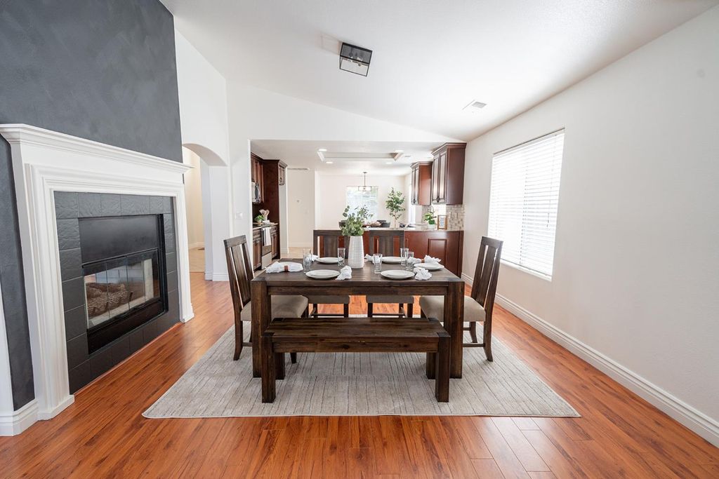 Image 15 of property listing at 3652 W Tenaya Way, Fresno, CA 93711