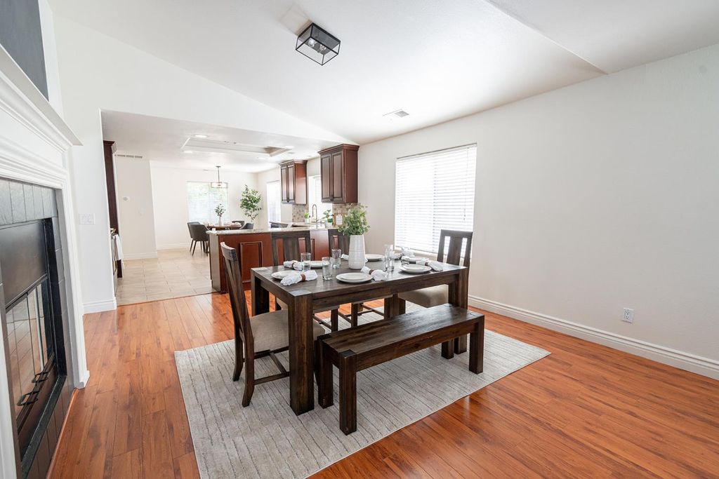 Image 16 of property listing at 3652 W Tenaya Way, Fresno, CA 93711