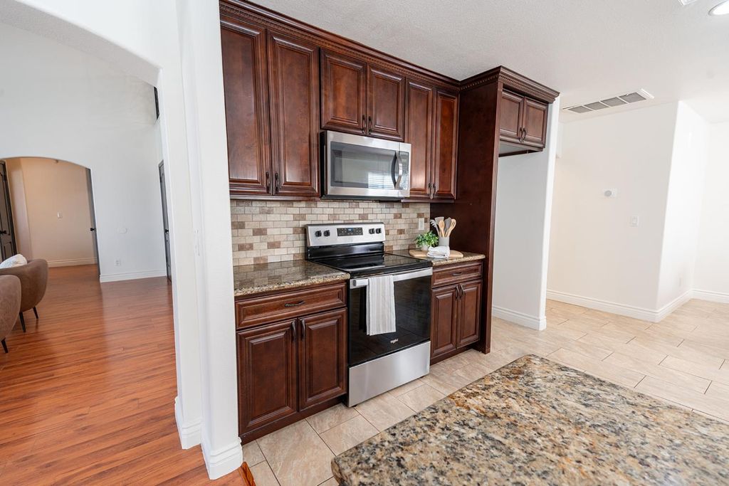 Image 18 of property listing at 3652 W Tenaya Way, Fresno, CA 93711