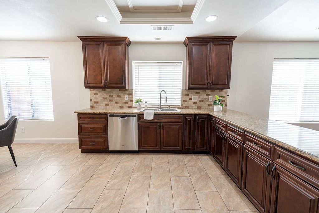 Image 19 of property listing at 3652 W Tenaya Way, Fresno, CA 93711