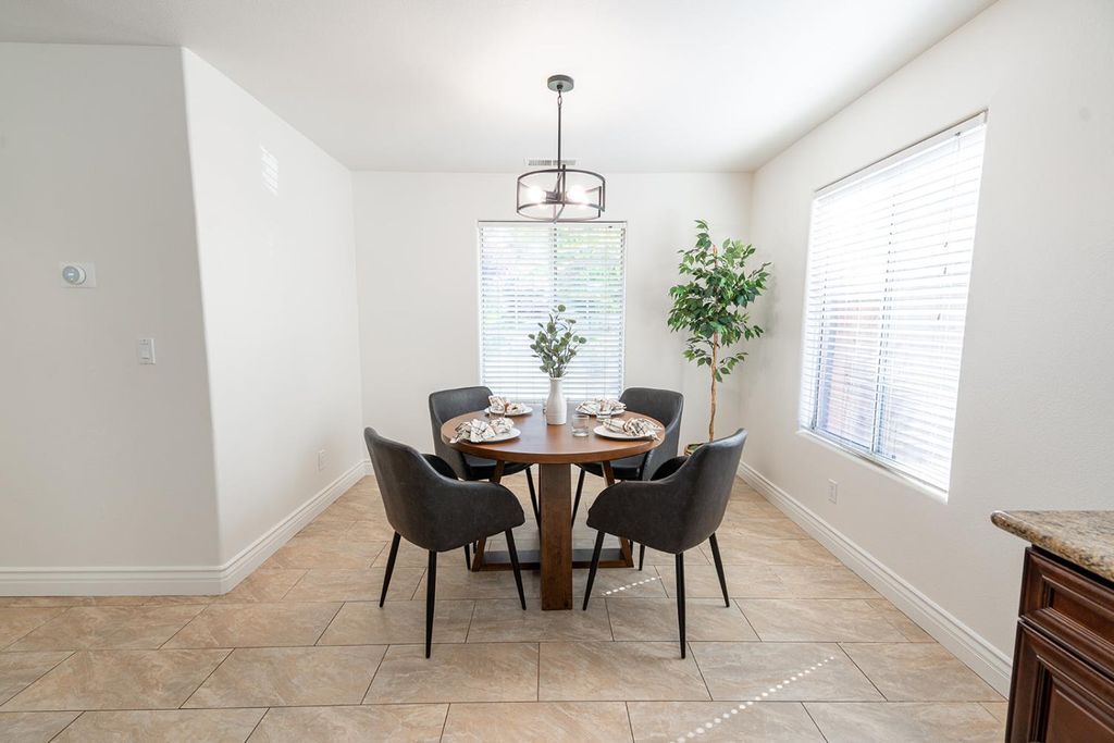 Image 20 of property listing at 3652 W Tenaya Way, Fresno, CA 93711