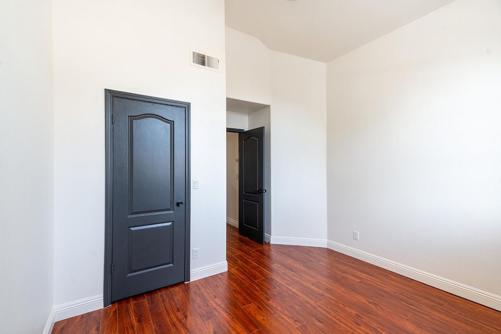Image 27 of property listing at 3652 W Tenaya Way, Fresno, CA 93711