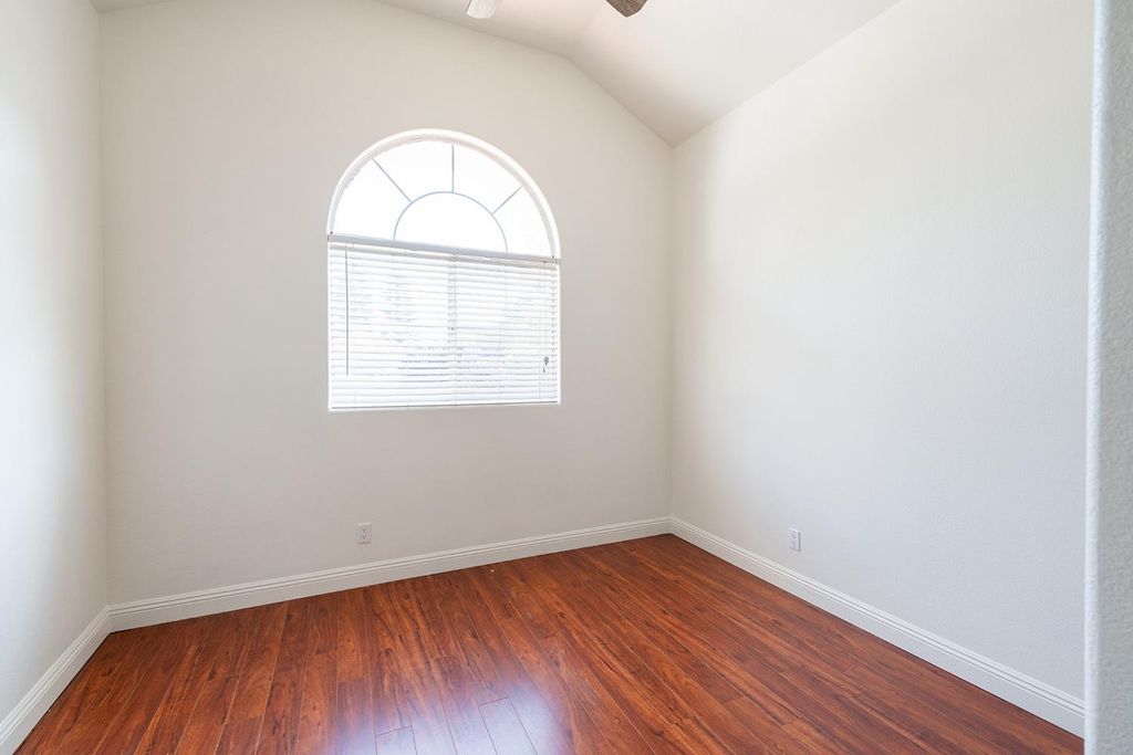 Image 28 of property listing at 3652 W Tenaya Way, Fresno, CA 93711