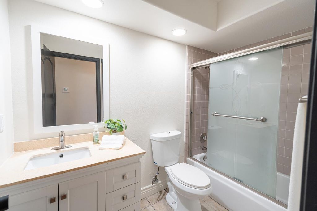 Image 31 of property listing at 3652 W Tenaya Way, Fresno, CA 93711