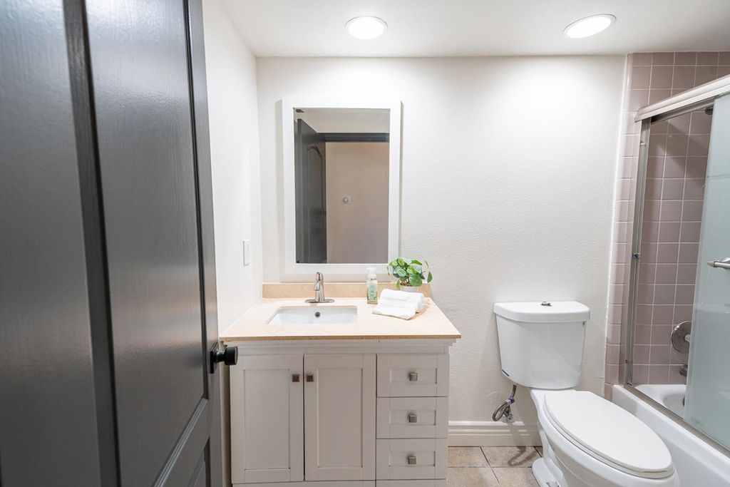 Image 32 of property listing at 3652 W Tenaya Way, Fresno, CA 93711