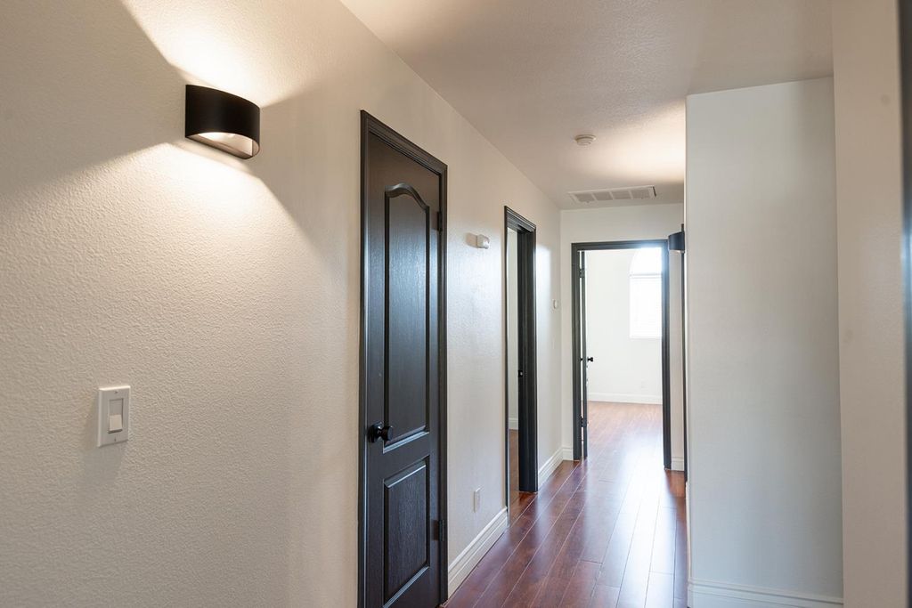 Image 33 of property listing at 3652 W Tenaya Way, Fresno, CA 93711