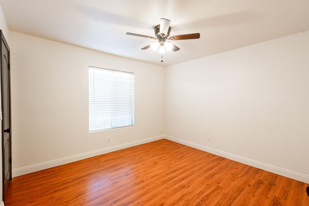 Image 37 of property listing at 3652 W Tenaya Way, Fresno, CA 93711