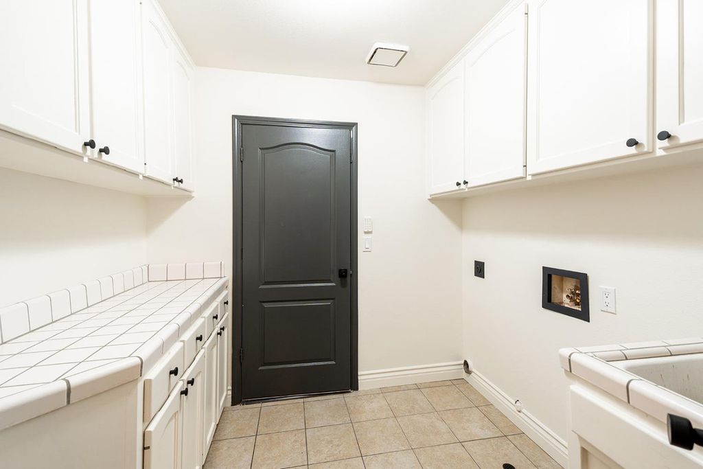 Image 38 of property listing at 3652 W Tenaya Way, Fresno, CA 93711