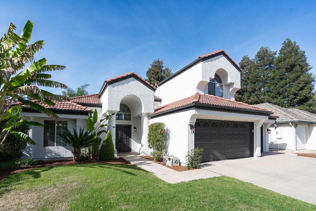 Image 4 of property listing at 3652 W Tenaya Way, Fresno, CA 93711
