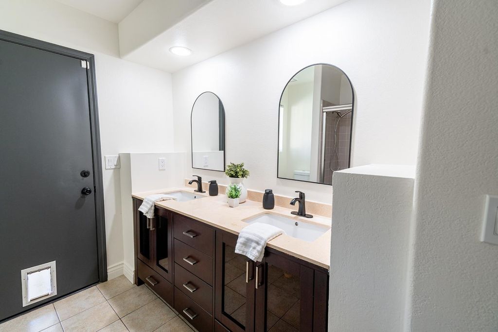 Image 41 of property listing at 3652 W Tenaya Way, Fresno, CA 93711