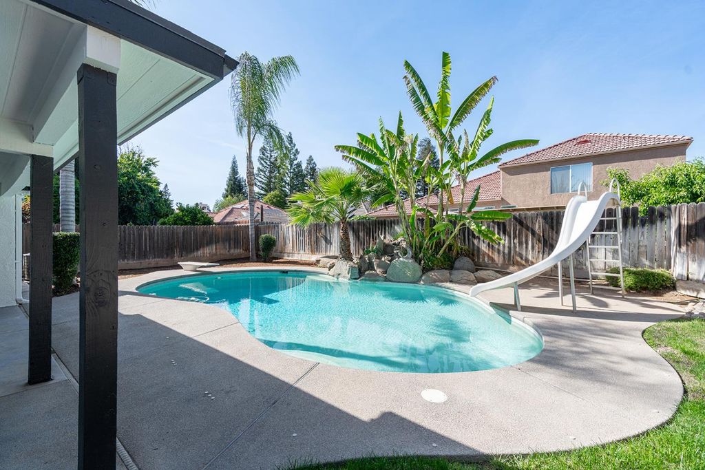 Image 44 of property listing at 3652 W Tenaya Way, Fresno, CA 93711