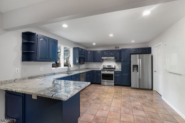 231 Grove St, Somerville Boro, NJ 08876