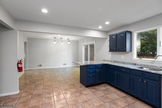 231 Grove St, Somerville Boro, NJ 08876