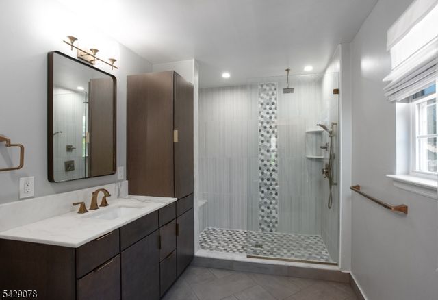 231 Grove St, Somerville Boro, NJ 08876