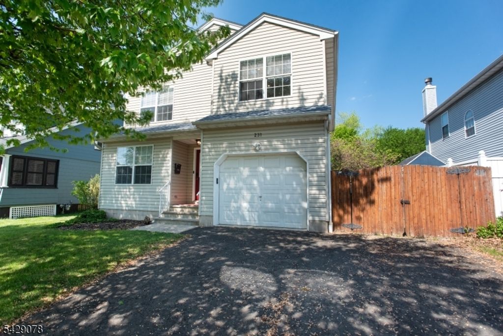 231 Grove St, Somerville Boro, NJ 08876
