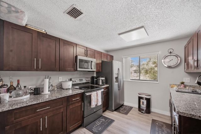 2710 W 60th Place 205, Hialeah, FL 33016