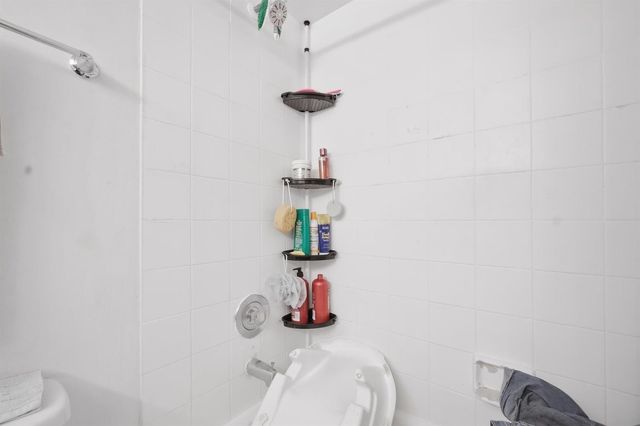 2710 W 60th Place 205, Hialeah, FL 33016