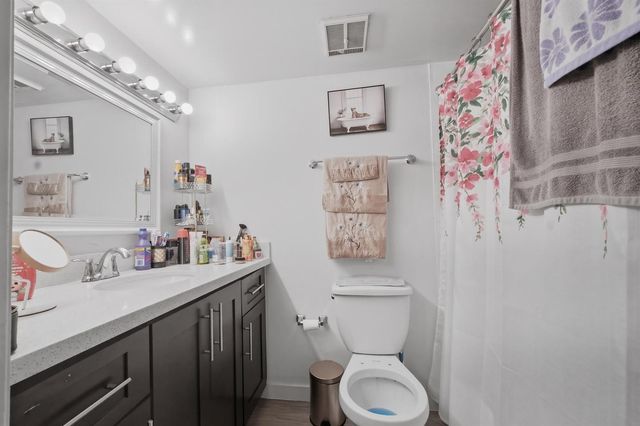 2710 W 60th Place 205, Hialeah, FL 33016