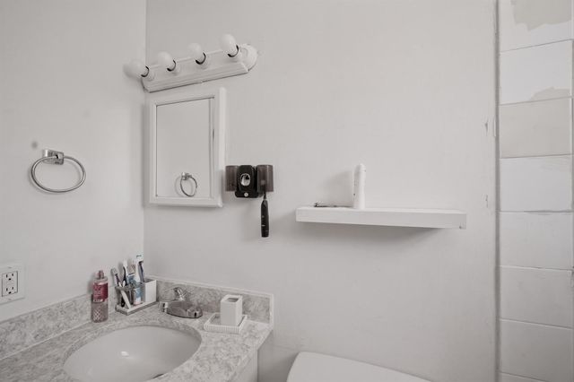 2710 W 60th Place 205, Hialeah, FL 33016