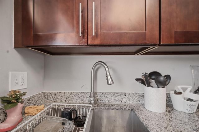 2710 W 60th Place 205, Hialeah, FL 33016