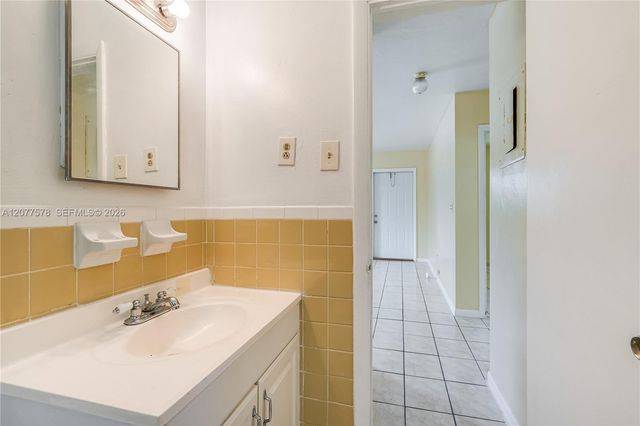 5926 SW 27th Street B, West Park, FL 33023