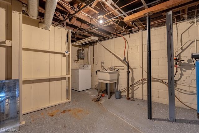 1226 Ford Court NW, Canton, OH 44708