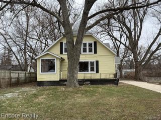 19300 Berg Road, Detroit, MI 48219