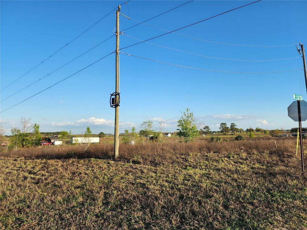 Image 8 of property listing at 11790 NE 30TH STREET, Bronson, FL 32621