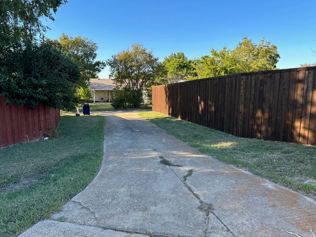 617 Via Del Sur, Mesquite, TX 75150