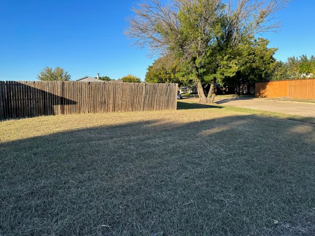 617 Via Del Sur, Mesquite, TX 75150
