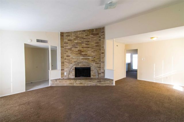617 Via Del Sur, Mesquite, TX 75150