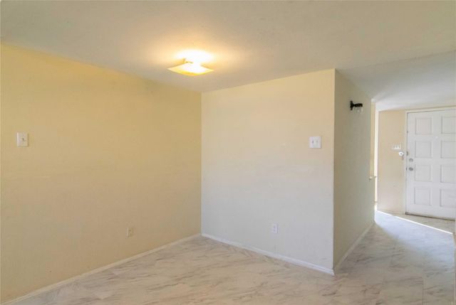 617 Via Del Sur, Mesquite, TX 75150