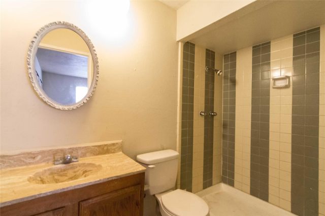 617 Via Del Sur, Mesquite, TX 75150