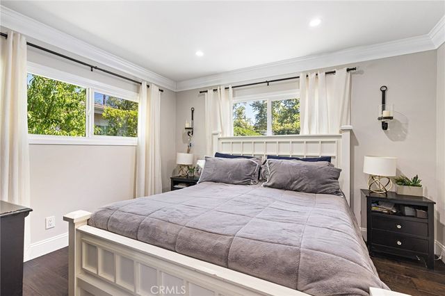 19438 Calvert Street, Tarzana, CA 91335