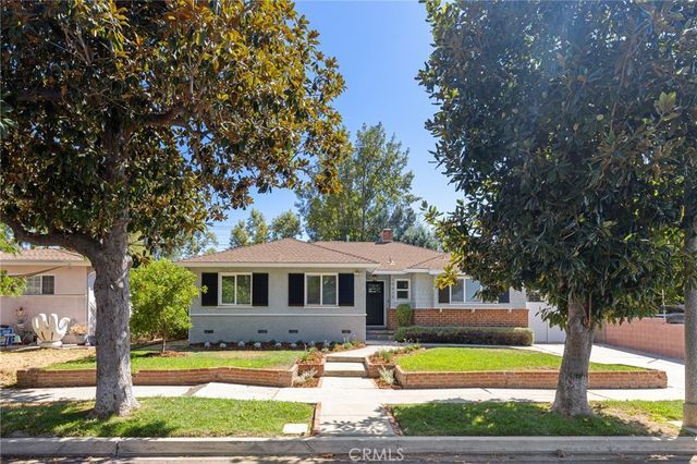 19438 Calvert Street, Tarzana, CA 91335