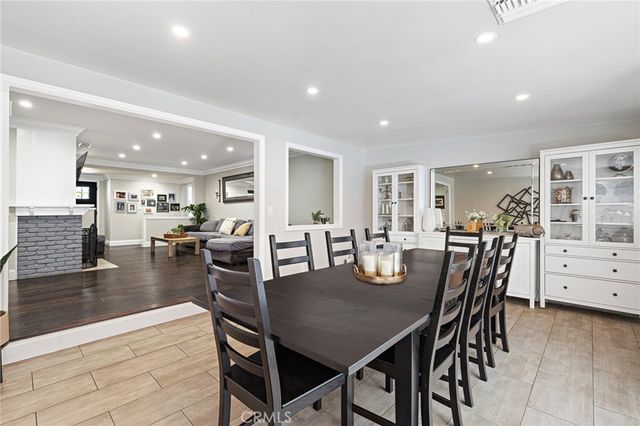 19438 Calvert Street, Tarzana, CA 91335