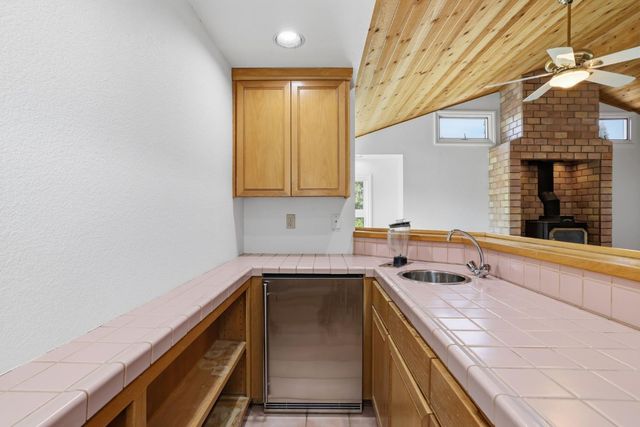 8992 Bronson Dr, Granite Bay, CA 95746