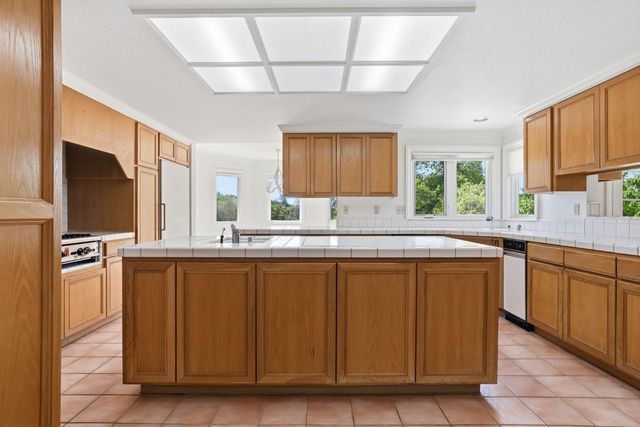 8992 Bronson Dr, Granite Bay, CA 95746