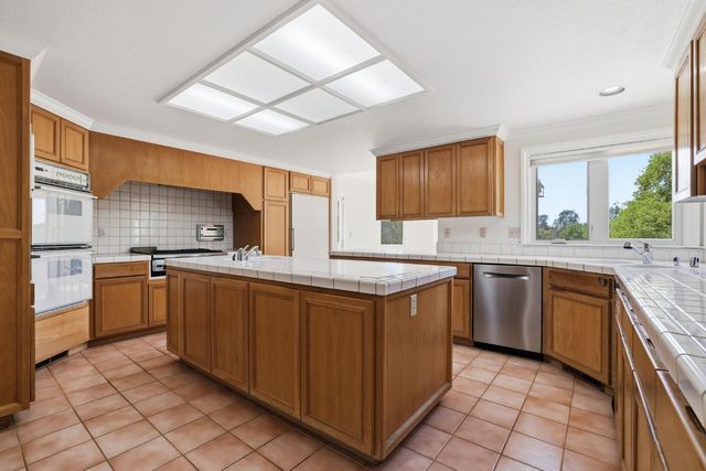 8992 Bronson Dr, Granite Bay, CA 95746