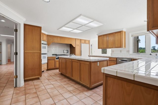 8992 Bronson Dr, Granite Bay, CA 95746