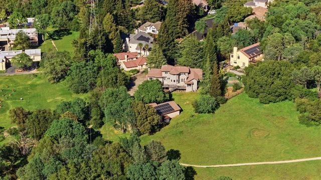 8992 Bronson Dr, Granite Bay, CA 95746