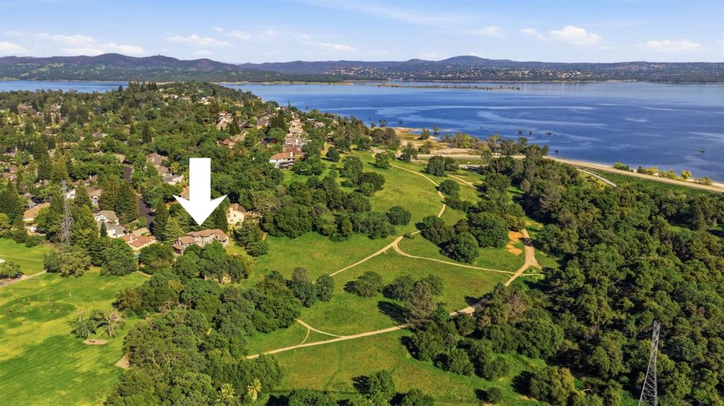 8992 Bronson Dr, Granite Bay, CA 95746