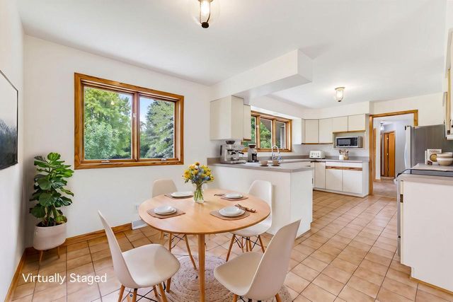 N5471 Loraine DRIVE, Fredonia, WI 53021