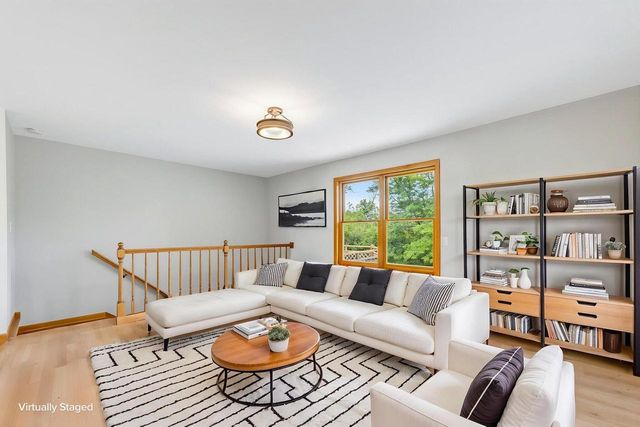 N5471 Loraine DRIVE, Fredonia, WI 53021
