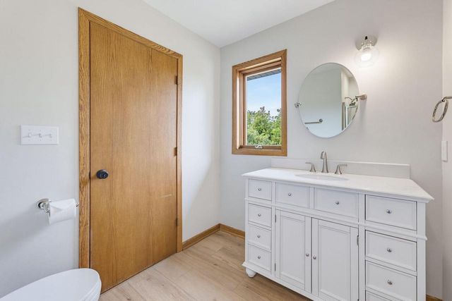 N5471 Loraine DRIVE, Fredonia, WI 53021